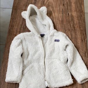 Size 4t Patagonia girls zip up jacket